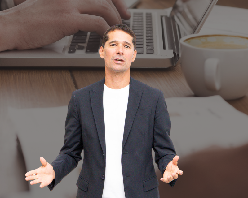 David del Toro consultor de empresa hablando de la falta de experiencia en empresa y como esta lleva al hundimiento de estas